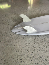 Load image into Gallery viewer, SJS Custom Private Jet performance surfboard – handcrafted by Scotty James – Gold Coast, Australia - checkerboard fin design feature